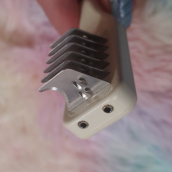 Pet Combs - Picture 9 of 10